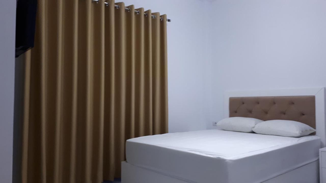 Hotel Zeka Ксамил Экстерьер фото