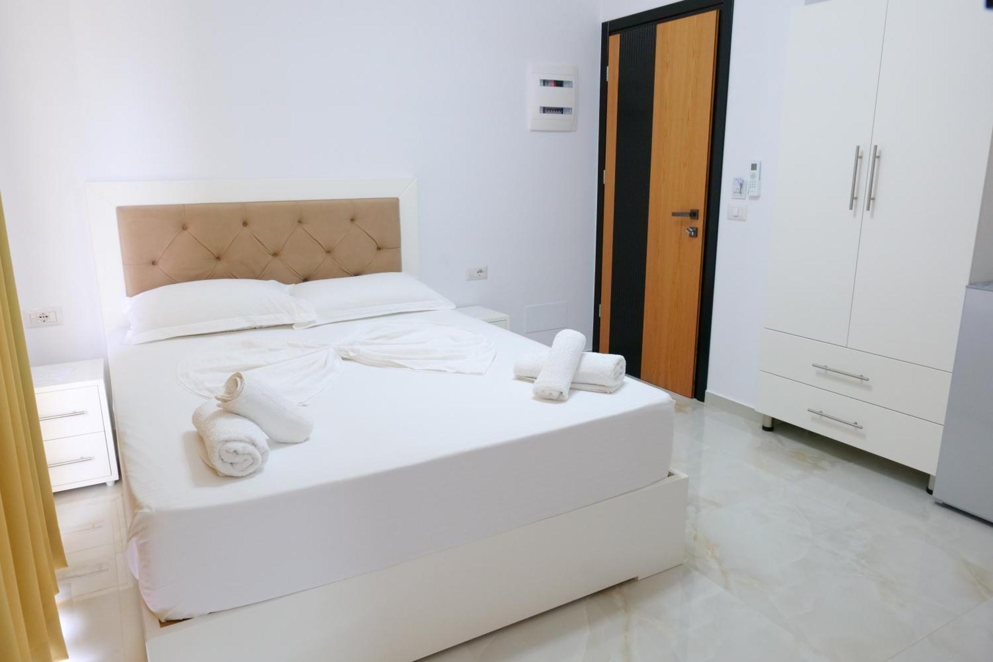 Hotel Zeka Ксамил Экстерьер фото